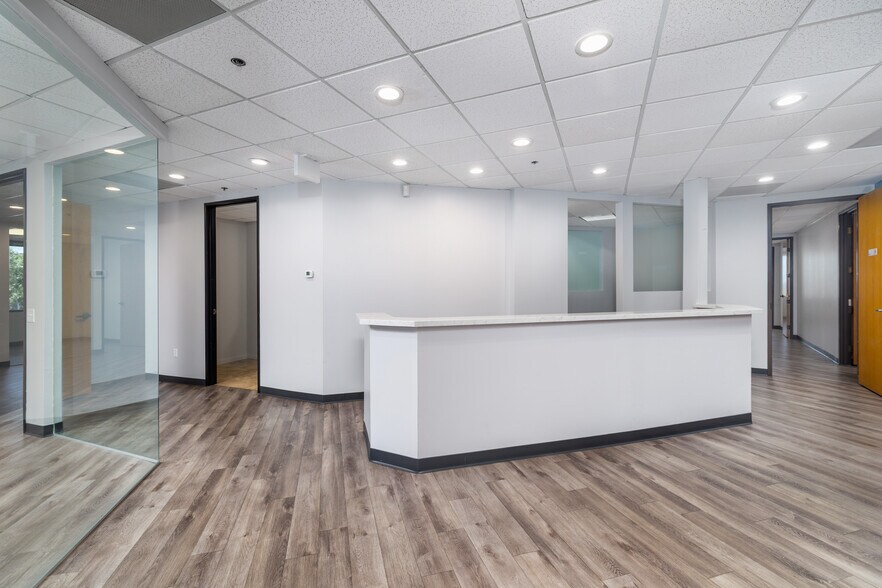 5650 El Camino Real, Carlsbad, CA à louer - Numérisation 3D Matterport – Image 3 sur 22