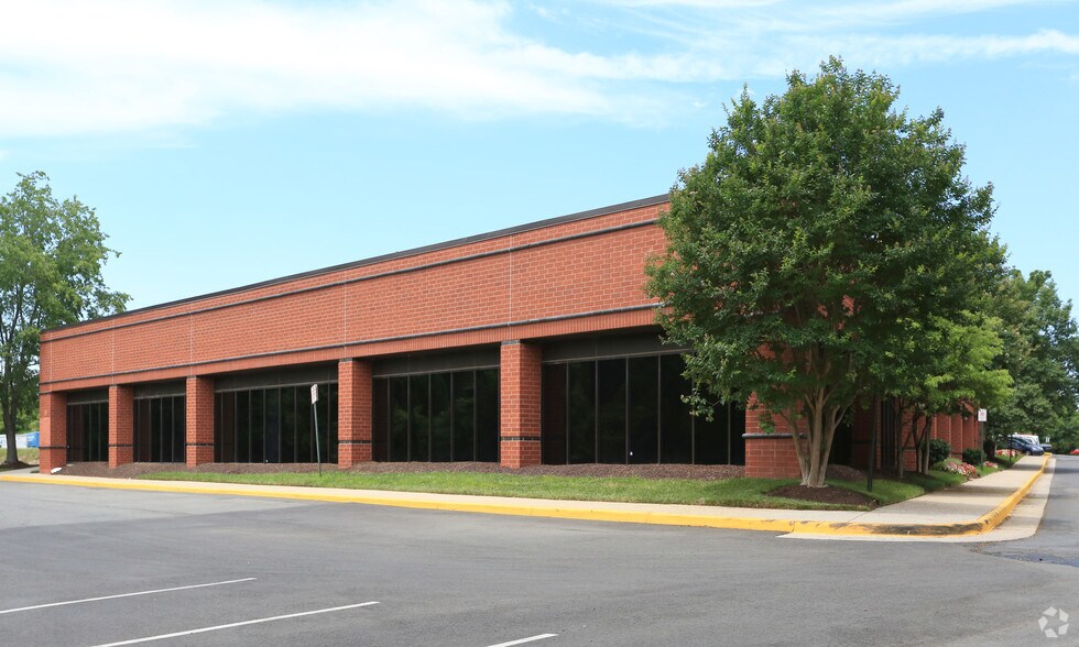 4230 Lafayette Center Dr, Chantilly, VA à louer - Photo de l’immeuble – Image 1 sur 11