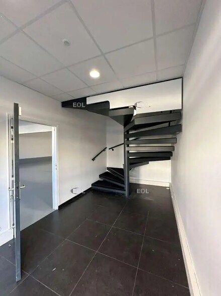 Local d’activités dans Bonneuil-sur-Marne à louer - Photo de l’immeuble – Image 3 sur 7