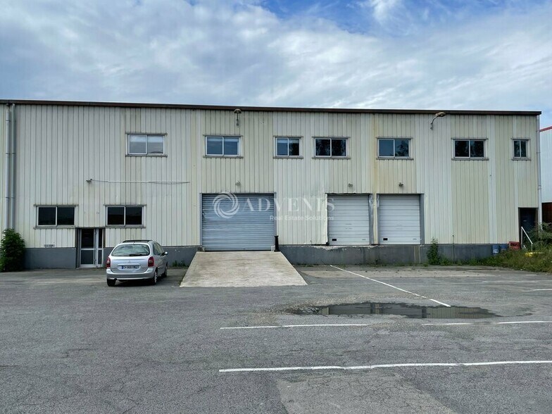 Industriel/Logistique dans Ormes à vendre - Photo de l’immeuble – Image 3 sur 12
