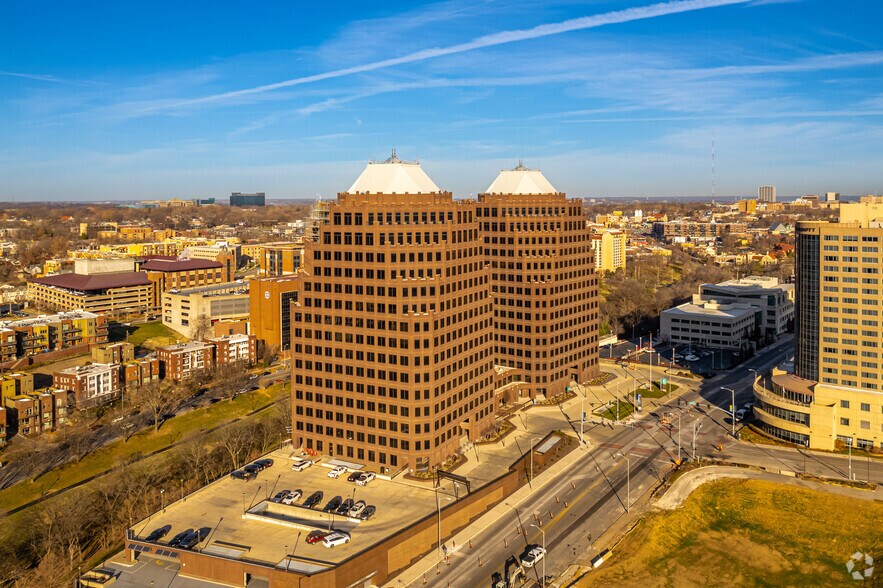 4520 Main St, Kansas City, MO à louer - Aérien – Image 3 sur 7
