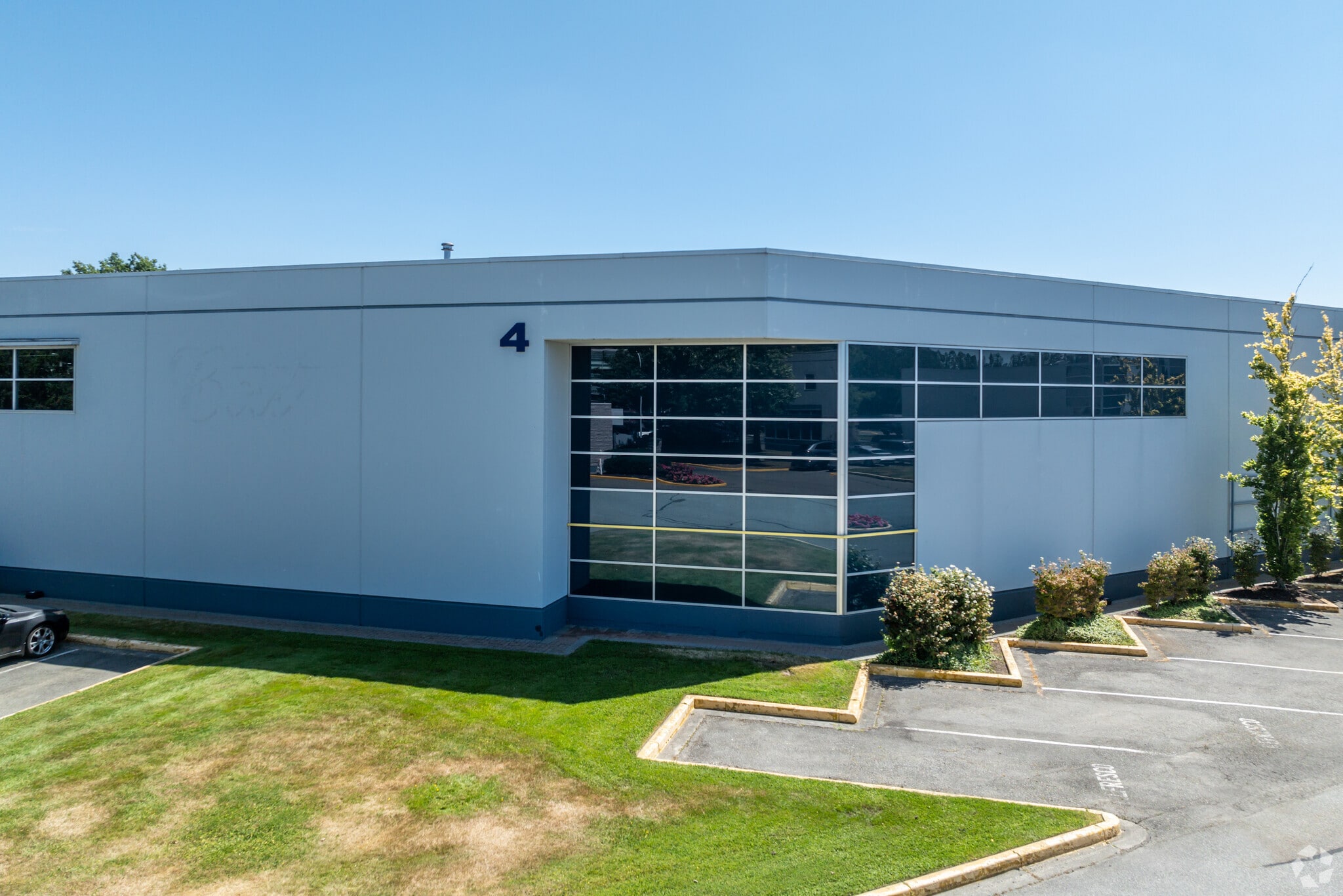 15050 54A Ave, Surrey, BC à louer Photo principale– Image 1 sur 6