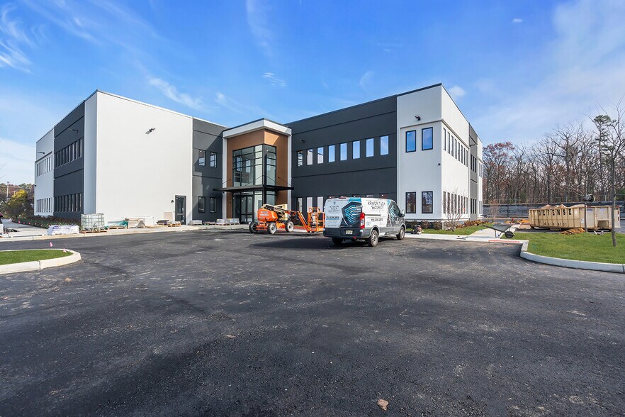 705 Brewers Bridge Rd, Jackson, NJ à louer - Photo de l’immeuble – Image 2 sur 58