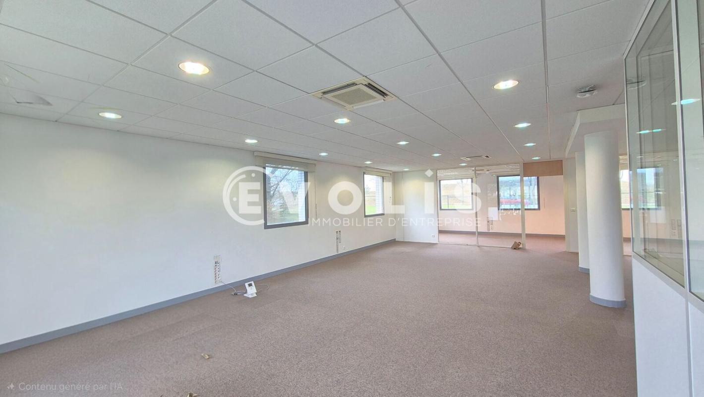 Bureau dans Magny Le Hongre à vendre Photo intérieure– Image 1 sur 15