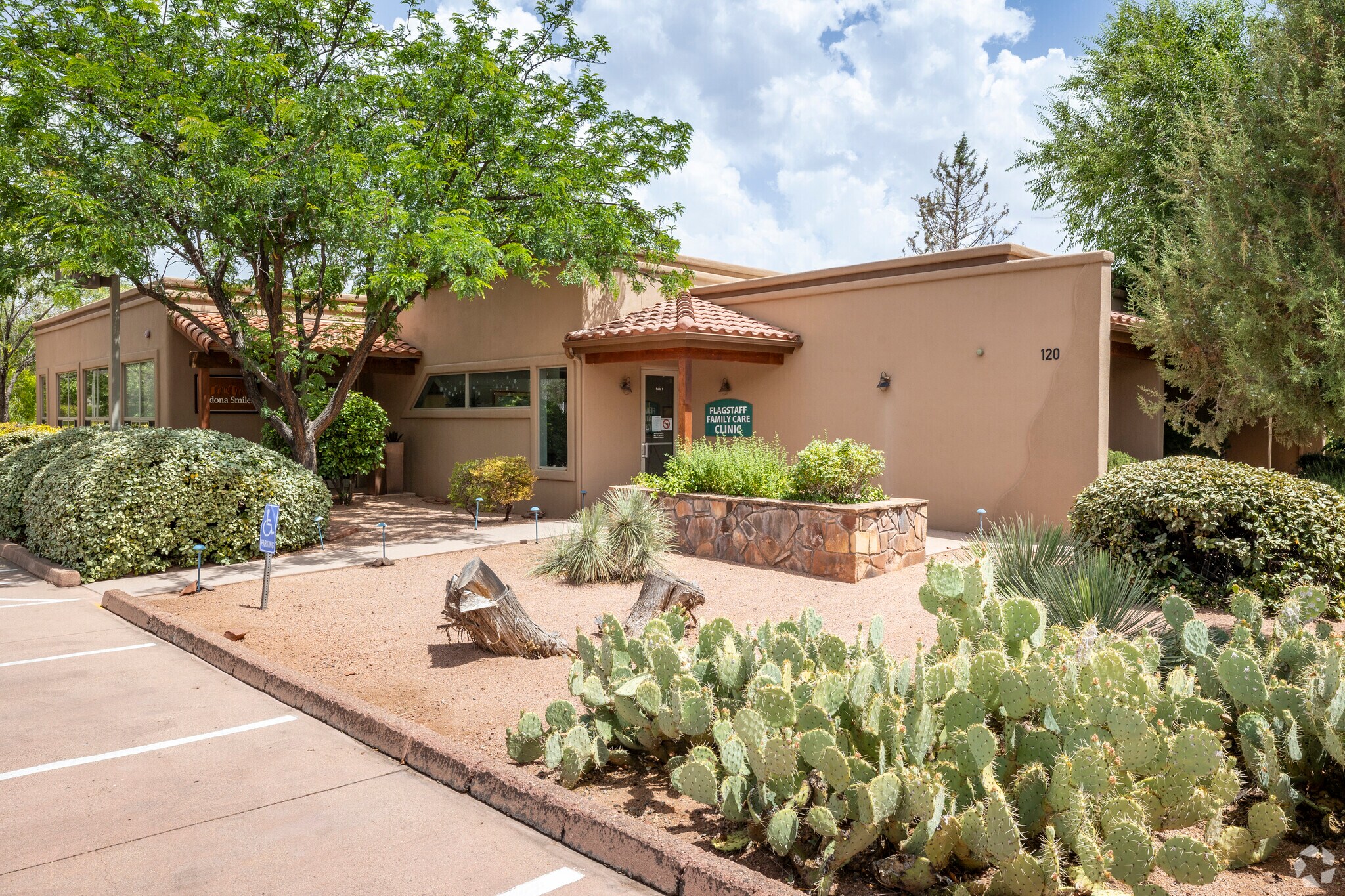 120 Northview Rd, Sedona, AZ à louer Photo principale– Image 1 sur 67