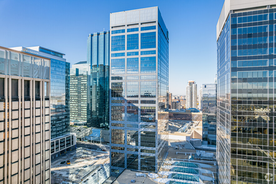 10088 102 Ave NW, Edmonton, AB à louer - Photo de l’immeuble – Image 3 sur 8