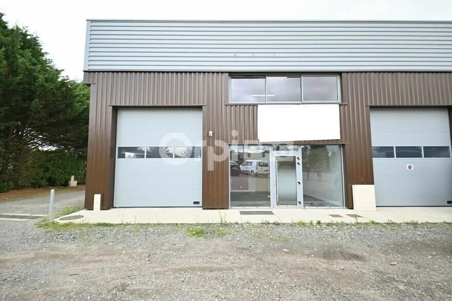 Local d'activités dans Saint-Symphorien-sur-Coise à vendre - Photo de l’immeuble – Image 1 sur 12