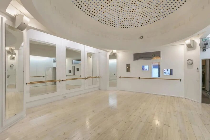 16 Rue De La Grande Chaumière, Paris à vendre - Photo de l’immeuble – Image 3 sur 11