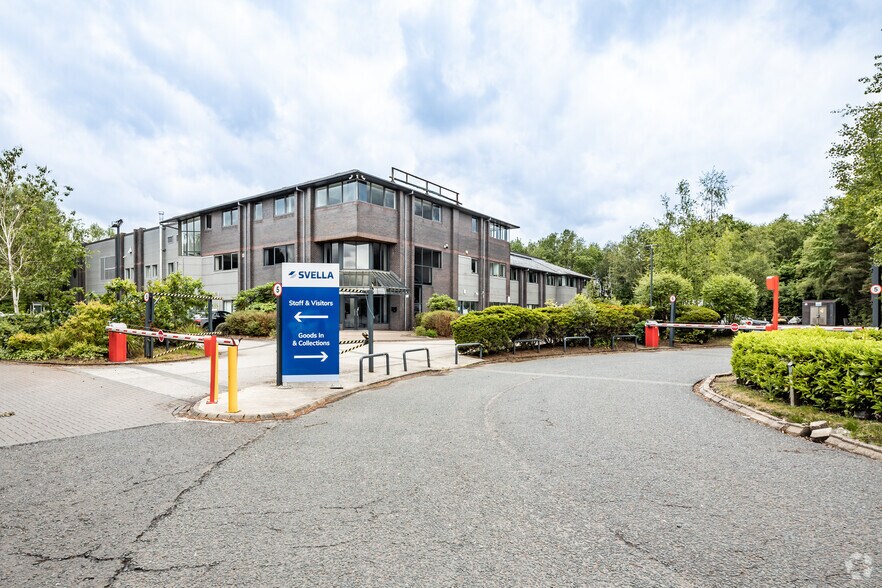 620 Europa Blvd, Warrington à louer - Photo de l’immeuble – Image 3 sur 17