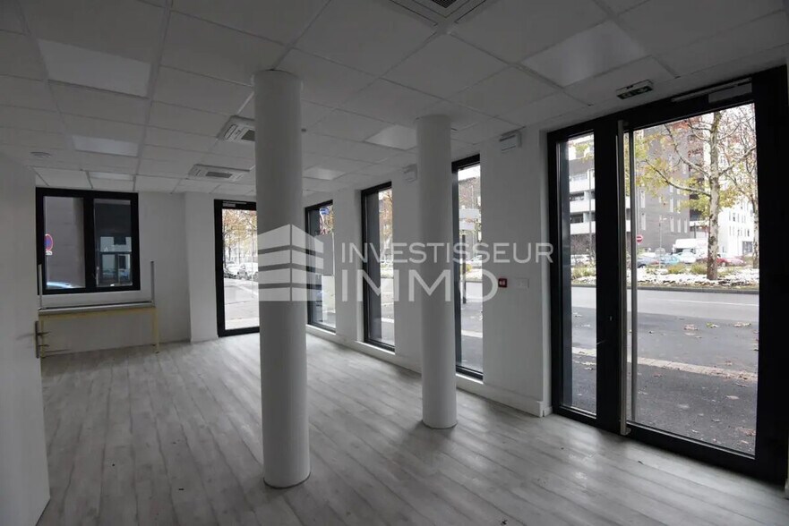Local commercial dans Paris à vendre - Photo de l’immeuble – Image 2 sur 6