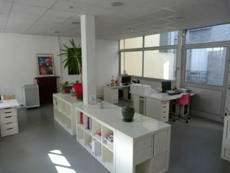 Bureau dans Paris à louer - Photo de l’immeuble – Image 2 sur 4