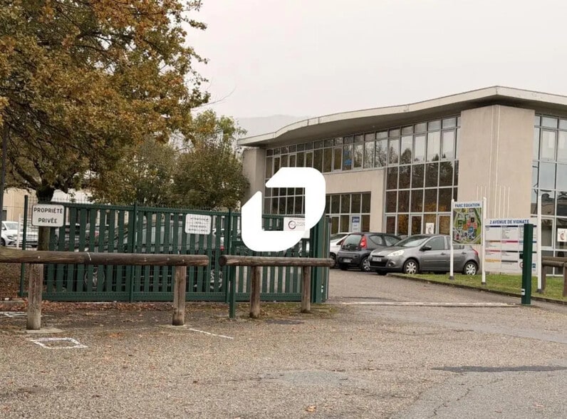 Bureau dans Gières à louer - Photo de l’immeuble – Image 2 sur 7