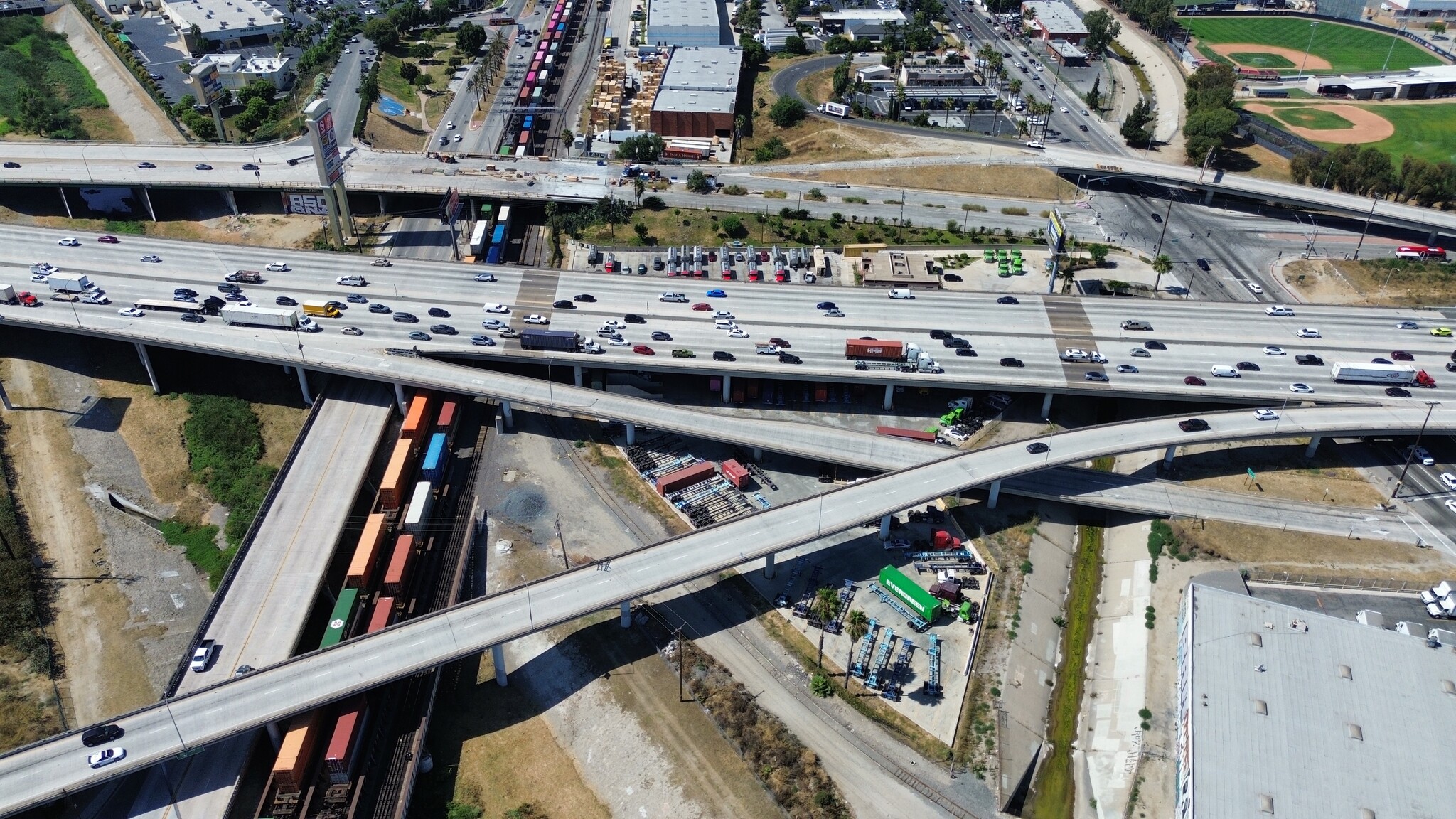 2201 S Santa Fe Ave, Compton, CA à louer Photo principale– Image 1 sur 21