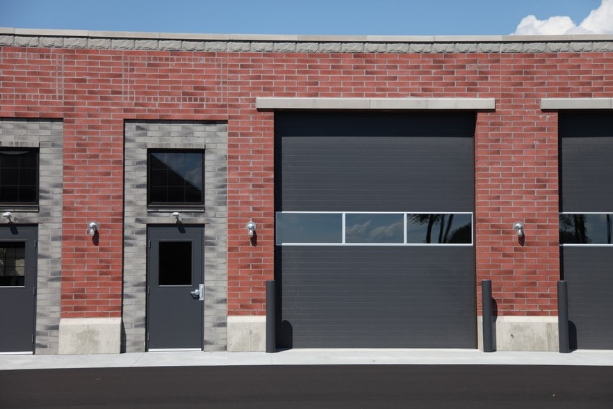 6588 Center Industrial Dr, Jenison, MI à louer - Photo de l’immeuble – Image 3 sur 8