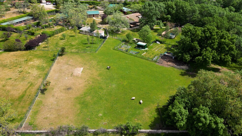 Terrain dans Miraflores de la Sierra, Madrid à vendre - Photo de l’immeuble – Image 2 sur 10