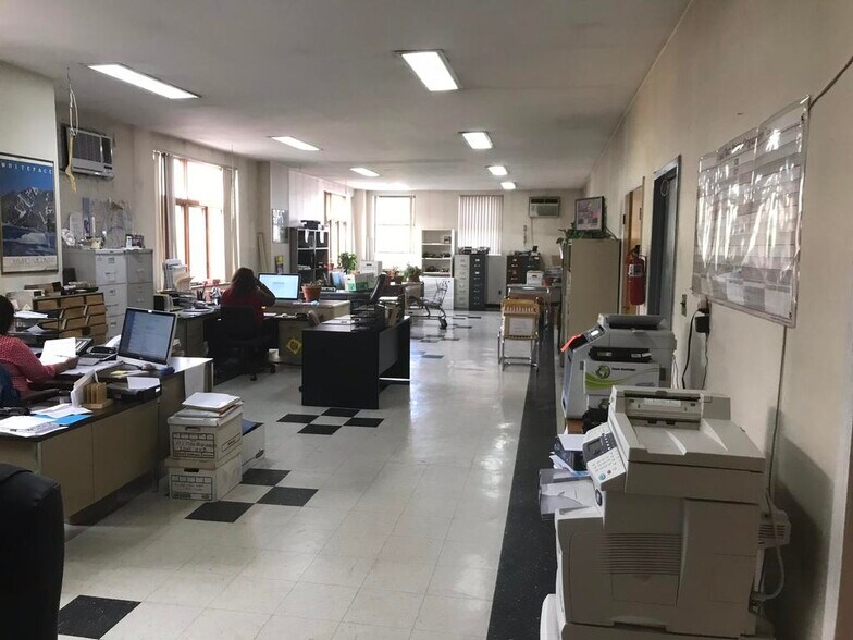 5320 3rd Ave, Brooklyn, NY à louer - Photo de l’immeuble – Image 3 sur 17