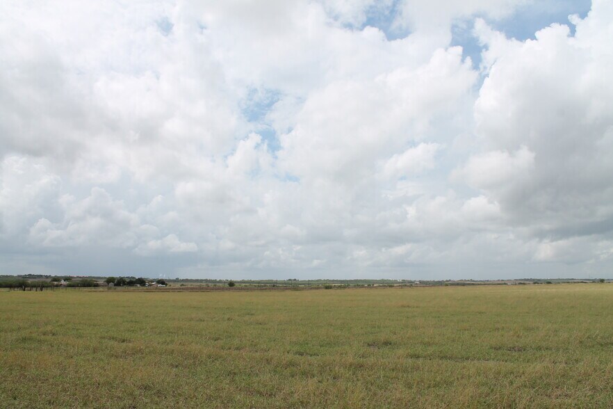 1973 Schuwirth Rd, Converse, TX à vendre - Photo de l’immeuble – Image 3 sur 9