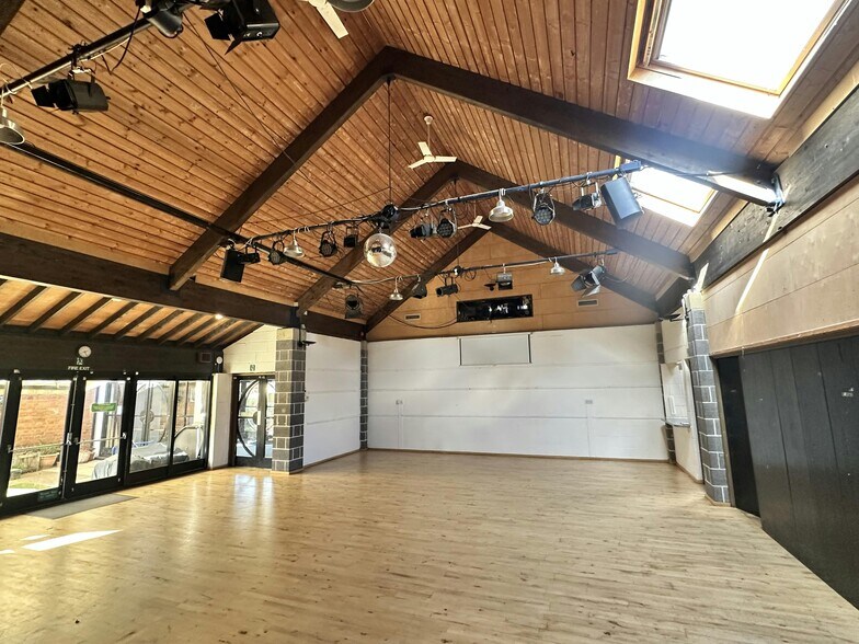 49 Elmwood Rd, Londres à louer - Photo de l’immeuble – Image 1 sur 7