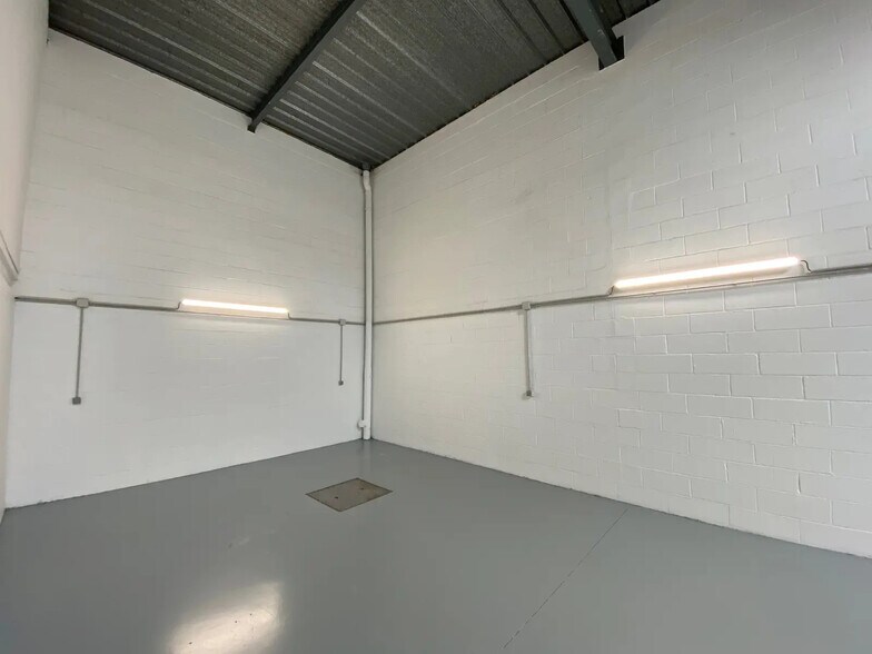 Local d’activités dans Eaubonne à louer - Photo intérieure – Image 3 sur 7