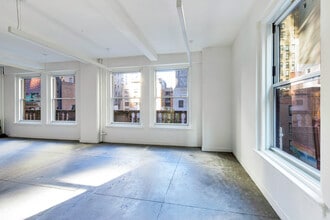 119-121 W 57th St, New York, NY à louer Photo intérieure– Image 1 sur 8