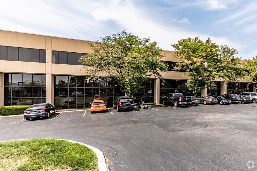 8700 State Line Rd, Leawood, KS à louer - Photo de l’immeuble – Image 3 sur 8