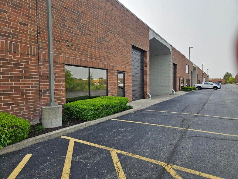 888 E Belvidere Rd, Grayslake, IL à vendre - Photo de l’immeuble – Image 1 sur 1