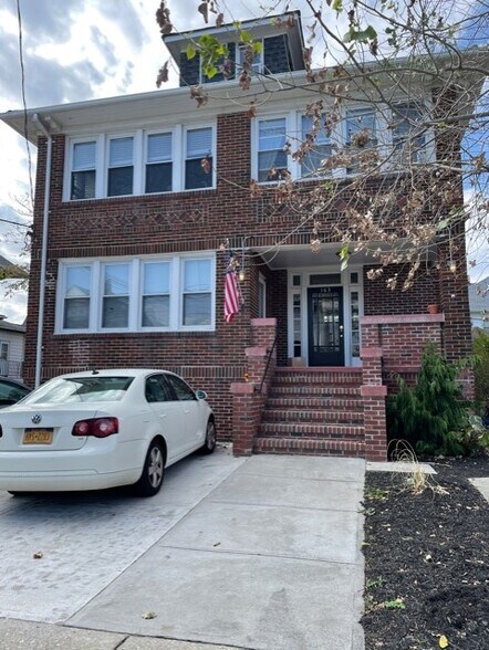 163 Beach 122nd St, Rockaway Park, NY à vendre - Photo de l’immeuble – Image 2 sur 25