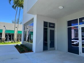 6101-6117 Miami Lakes Dr, Miami Lakes, FL à louer Photo intérieure– Image 1 sur 1