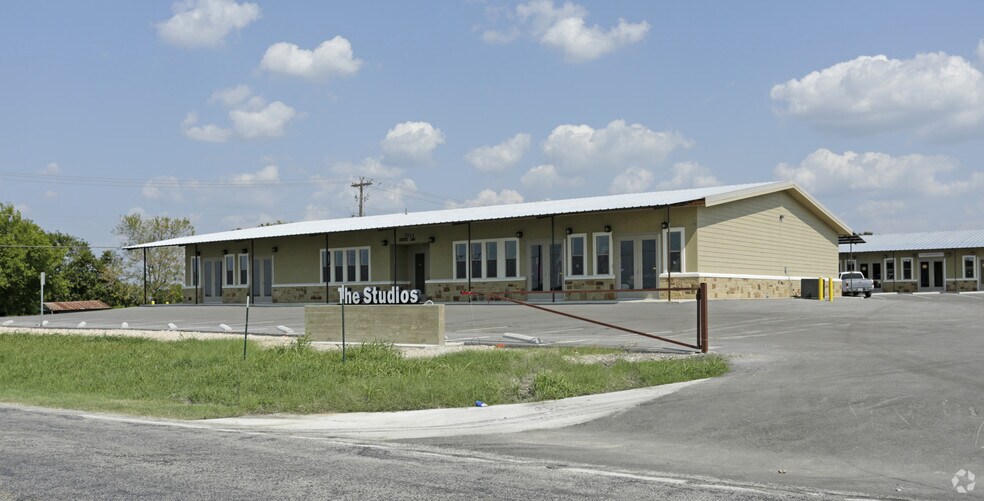 7212 Goforth Rd, Kyle, TX à louer - Photo de l’immeuble – Image 3 sur 4
