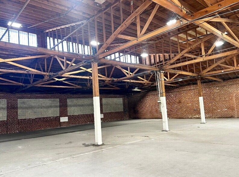 2823 E 11th St, Los Angeles, CA à louer - Photo intérieure – Image 2 sur 7