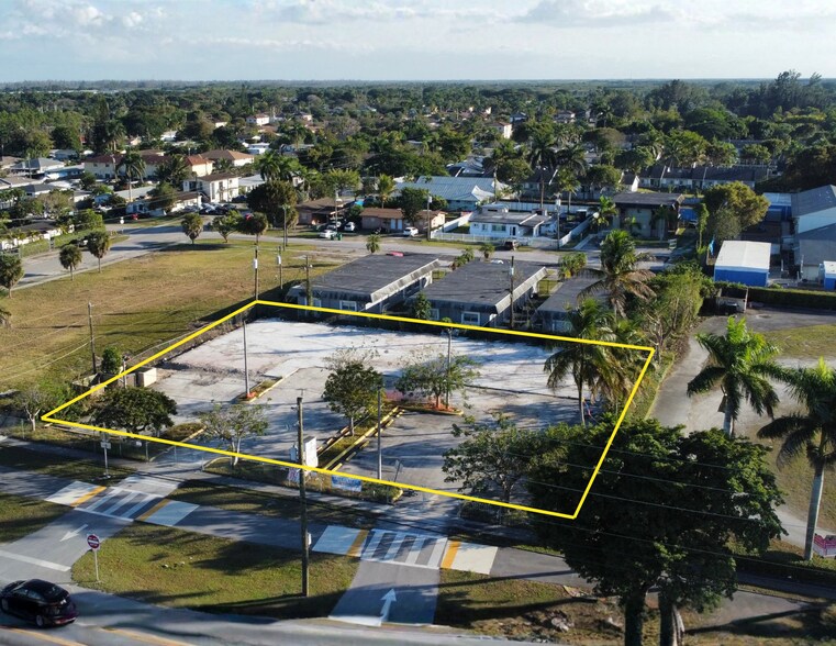 941 W Palm Dr, Homestead, FL à louer - Photo principale – Image 1 sur 5