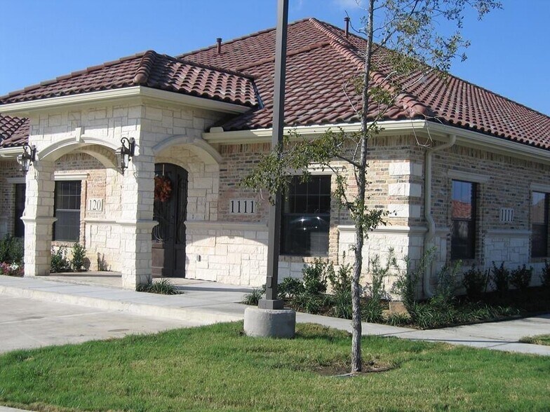 1111 Kinwest Pky, Irving, TX à louer - Photo de l’immeuble – Image 2 sur 26