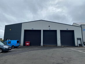 228-240 Edmiston Dr, Glasgow à louer Photo de l’immeuble– Image 1 sur 3