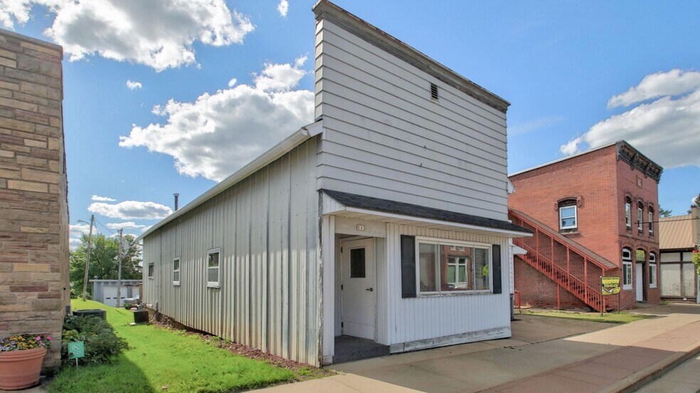 113 S Main St, Greenwood, WI à vendre - Photo de l’immeuble – Image 2 sur 27