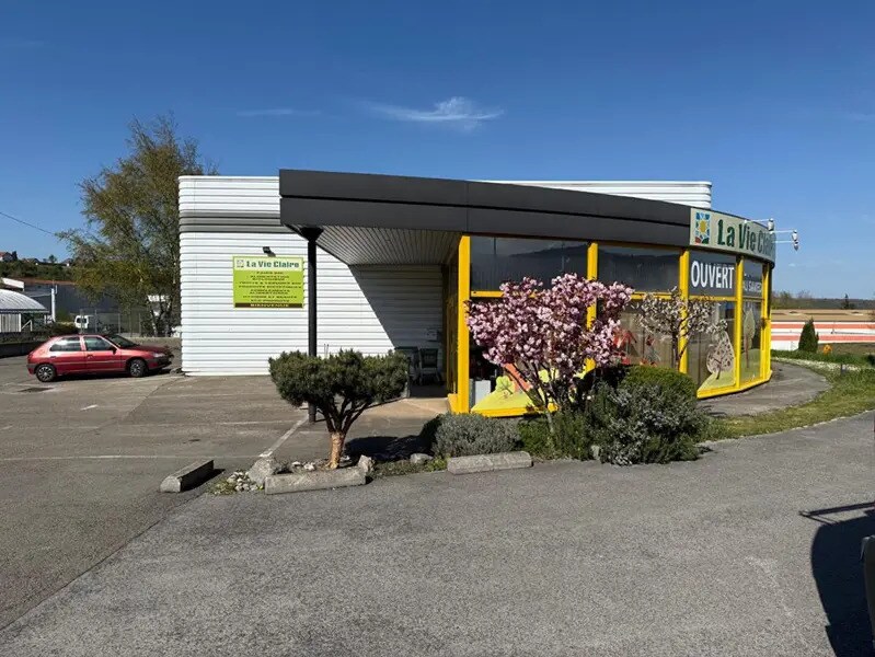 Local commercial dans Besançon à louer Photo de l’immeuble– Image 1 sur 9