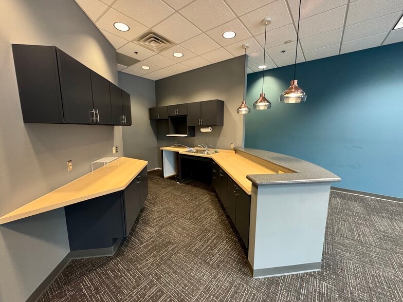 801 N Perryville Rd, Rockford, IL à louer - Photo intérieure – Image 3 sur 9