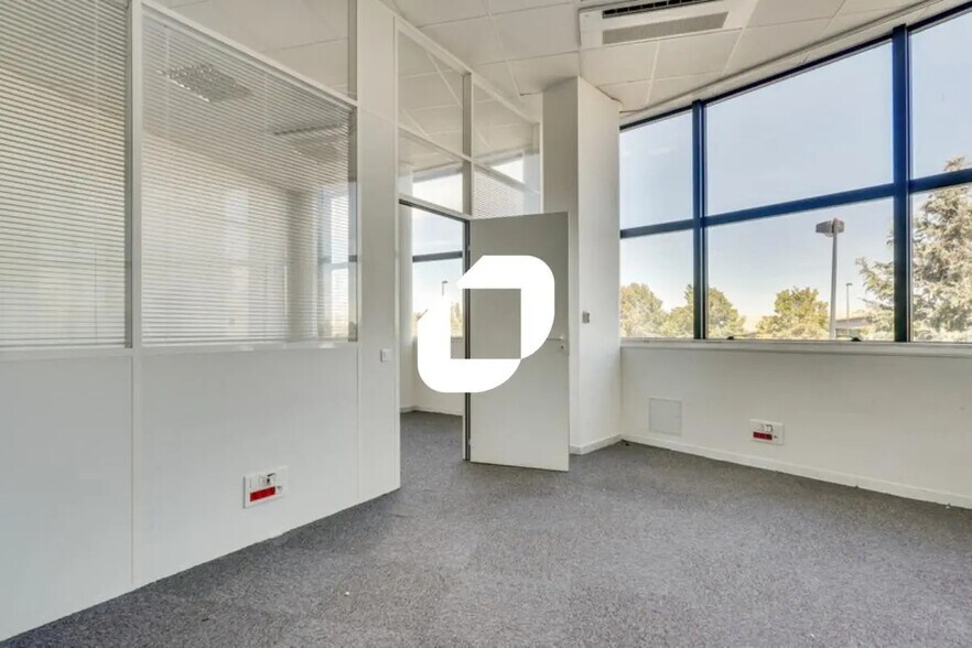 Bureau dans Champigny-sur-Marne à louer - Photo intérieure – Image 3 sur 11