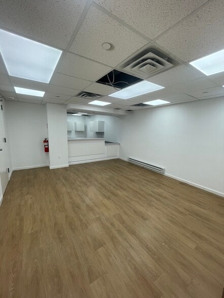 115 Christopher Columbus Dr, Jersey City, NJ à louer - Photo intérieure – Image 3 sur 22