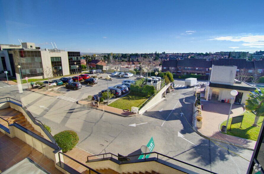 Calle Caléndula, 95, Alcobendas, Madrid à louer - Photo de l’immeuble – Image 3 sur 6