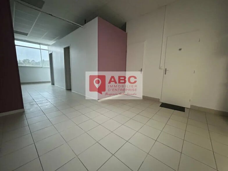 Bureau dans Le Crès à louer - Photo de l’immeuble – Image 2 sur 7