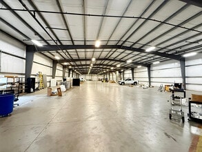 100 N FM 3083 Rd E, Conroe, TX à louer Photo intérieure– Image 2 sur 10