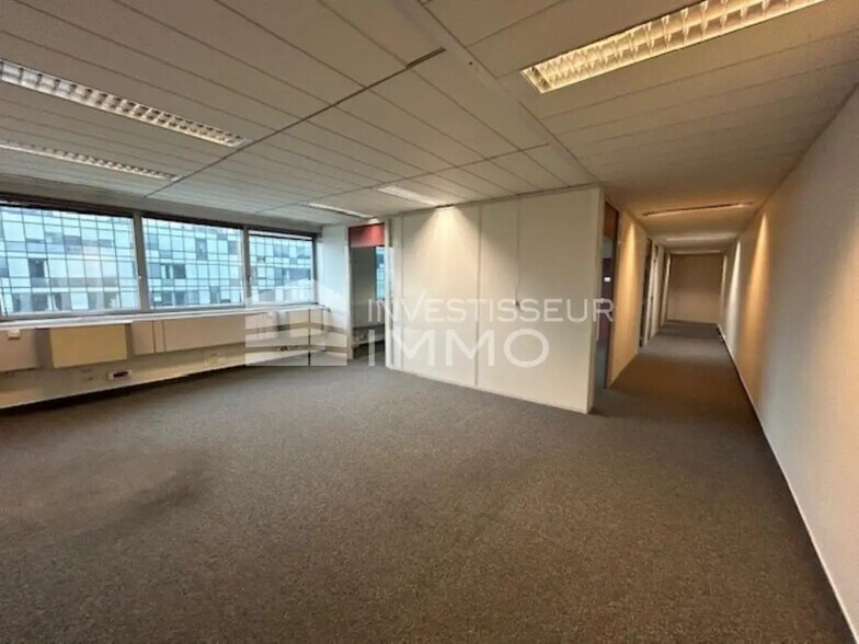 Bureau dans Noisy-le-Grand à louer - Photo de l’immeuble – Image 2 sur 7