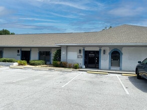 918 Rolling Acres Rd, Lady Lake, FL à louer Photo intérieure– Image 1 sur 1