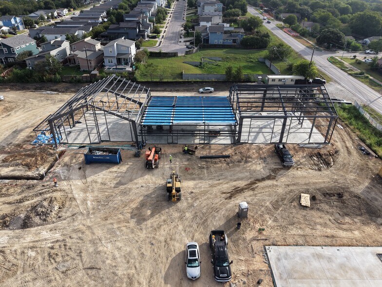 7000 Johnny Morris Rd, Austin, TX à louer - Photo de l’immeuble – Image 2 sur 6