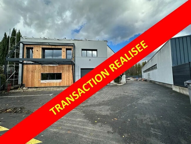 Plus de détails pour Local d’activités à vendre