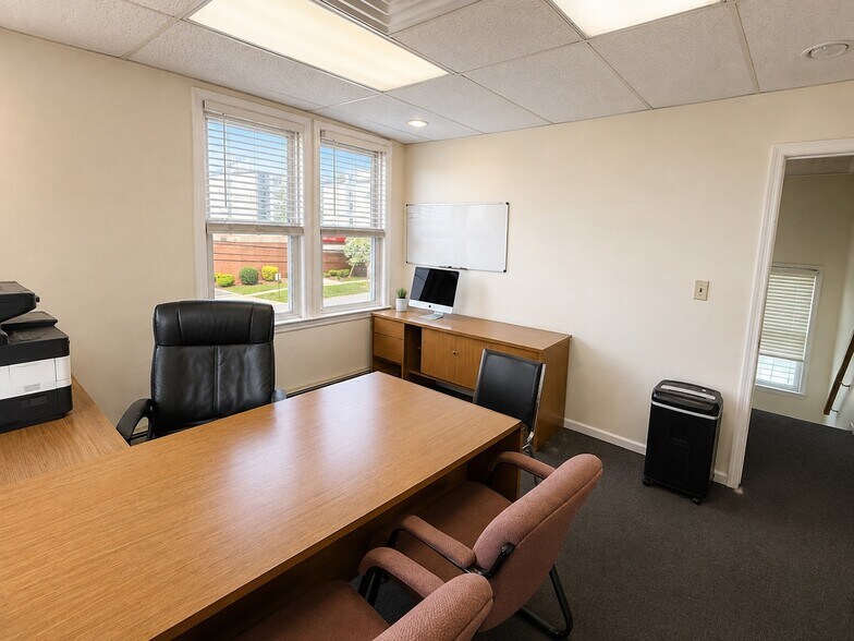 528 Rahway Ave, Woodbridge, NJ à louer - Photo de l’immeuble – Image 3 sur 5