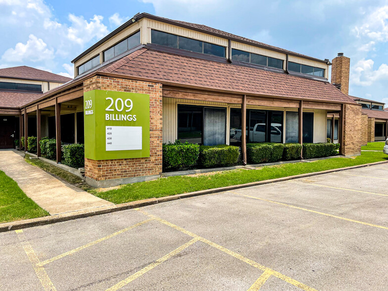 205 Billings St, Arlington, TX à louer - Photo de l’immeuble – Image 3 sur 21