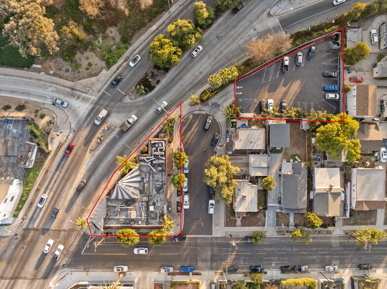 Kalaveras | Abs. NNN Lease + Parking Lot portefeuille de 2 biens à vendre sur LoopNet.fr - Photo de l’immeuble – Image 2 sur 7