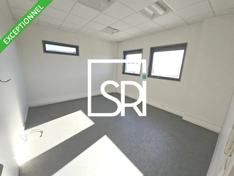 Bureau dans Cournon-d'Auvergne à vendre - Photo de l’immeuble – Image 3 sur 12