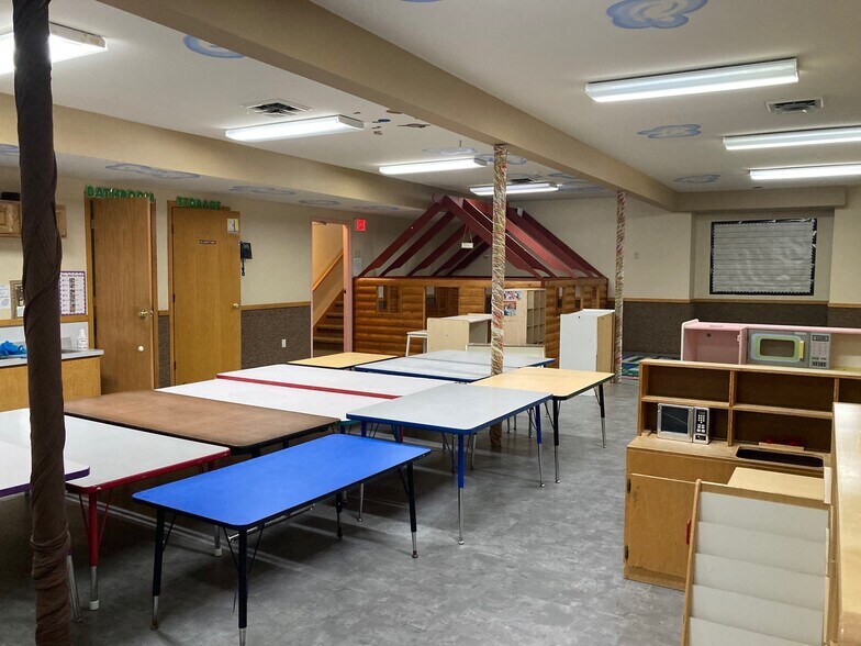 312 W Cottage Grove Rd, Cottage Grove, WI à vendre - Photo de l’immeuble – Image 2 sur 17